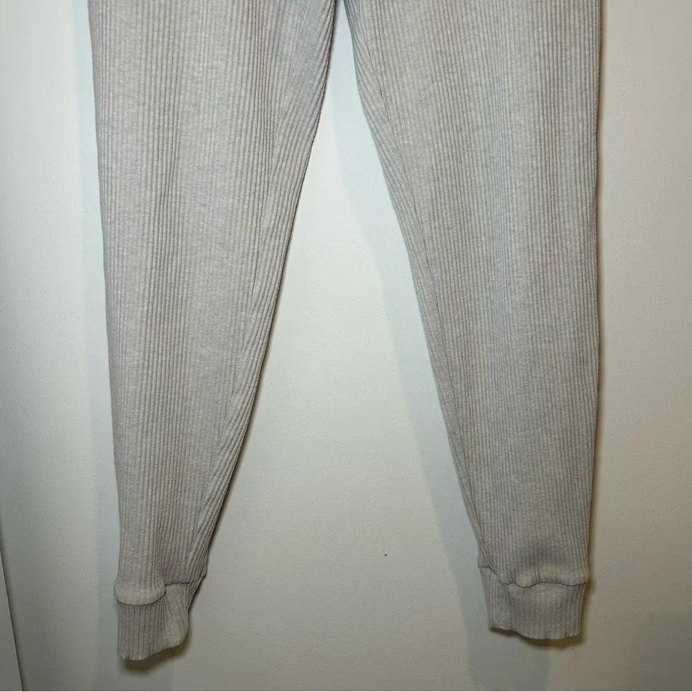 Alo Yoga Muse Sweatpant Tan Size Small